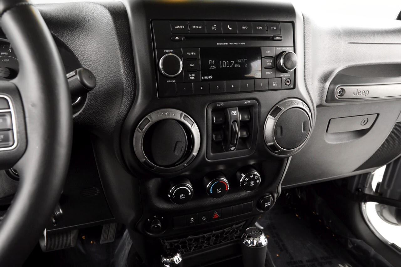 Jeep Wrangler Unlimited Sport 4WD 2013