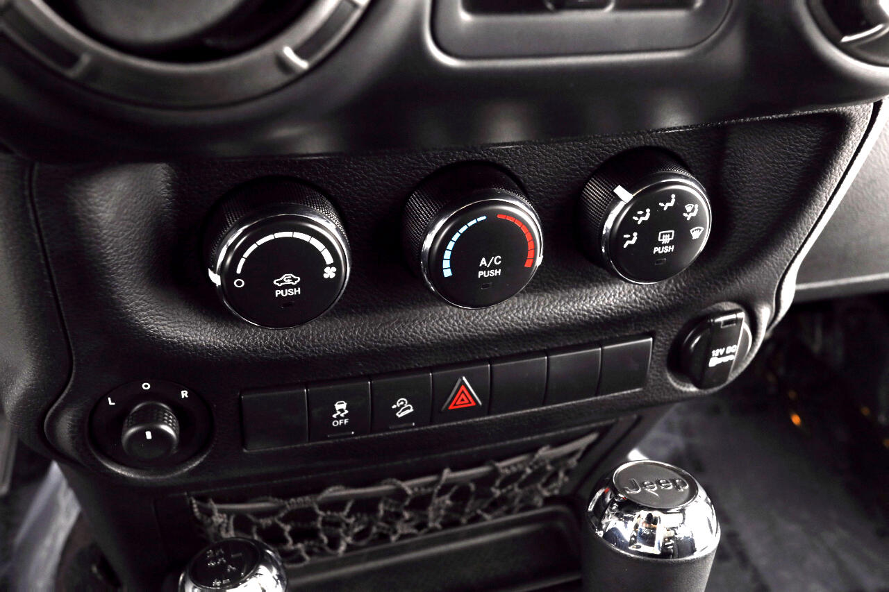 Jeep Wrangler Unlimited Sport 4WD 2013