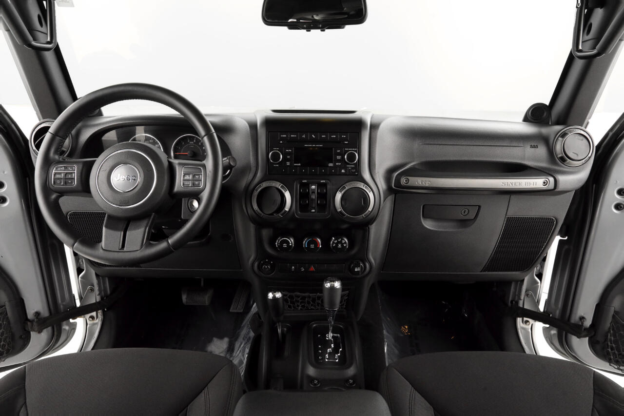 Jeep Wrangler Unlimited Sport 4WD 2013