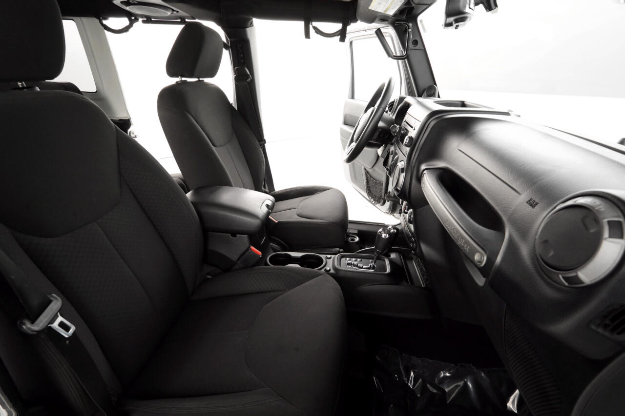 Jeep Wrangler Unlimited Sport 4WD 2013