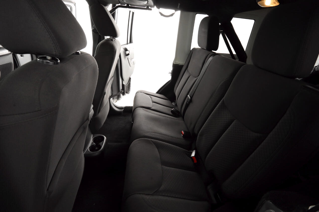 Jeep Wrangler Unlimited Sport 4WD 2013