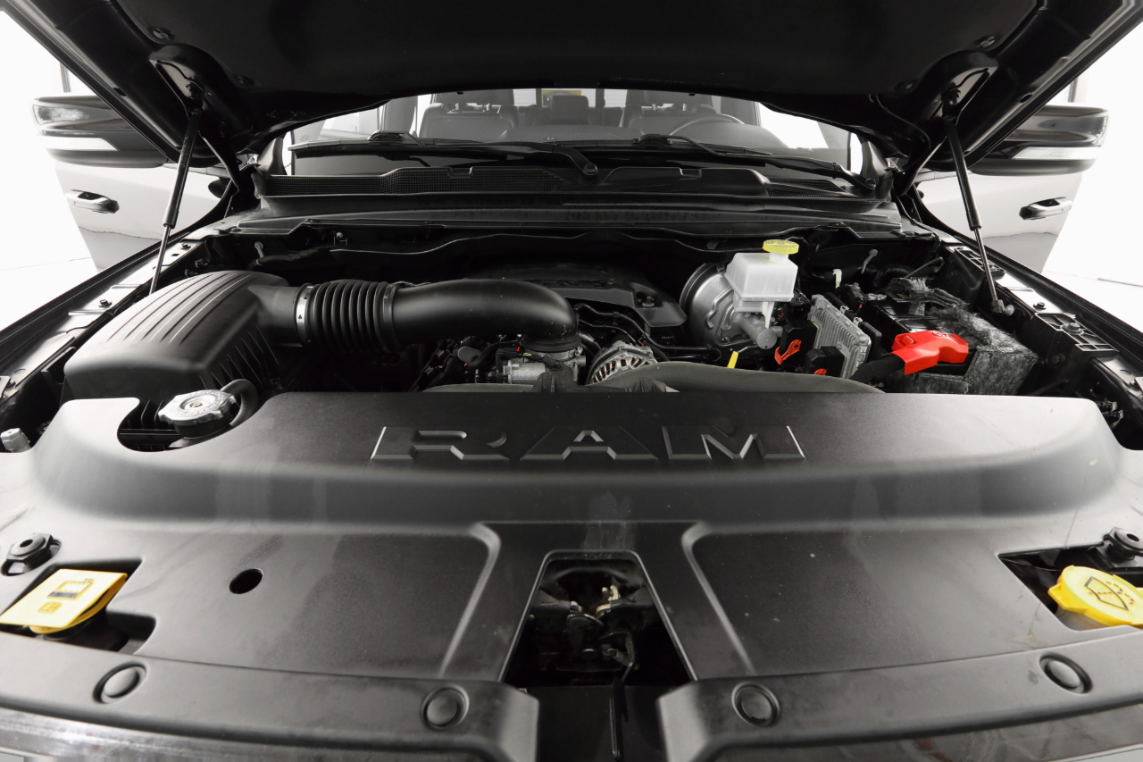 RAM 1500 Sport Crew Cab 4WD 2020