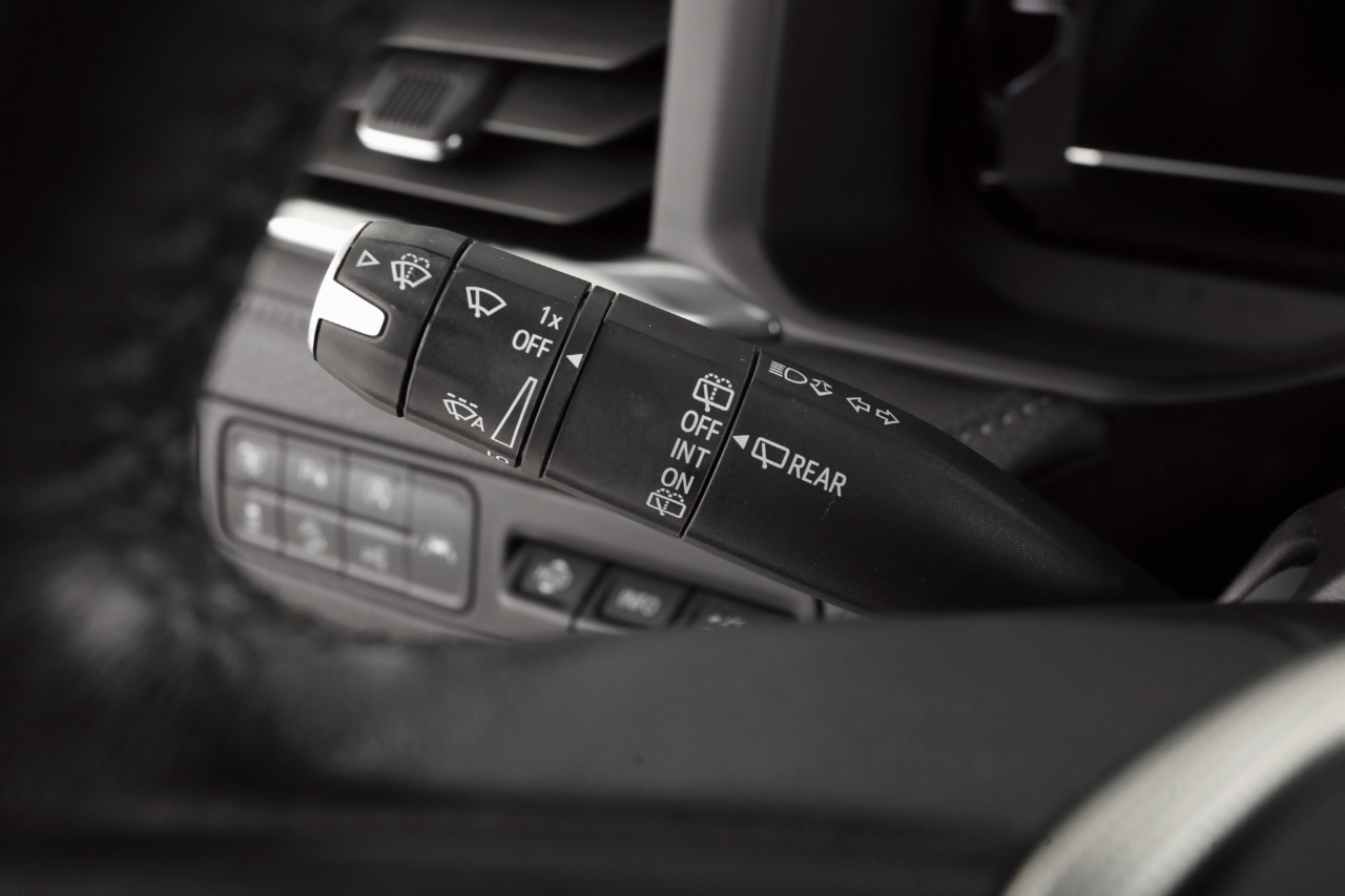 GMC Yukon Denali 4WD 2024