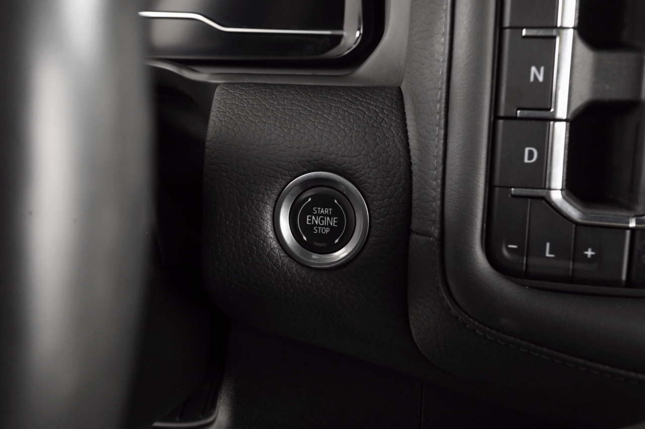 GMC Yukon Denali 4WD 2024