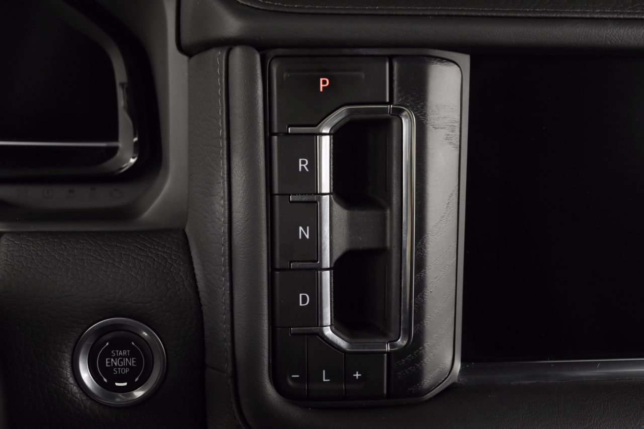 GMC Yukon Denali 4WD 2024