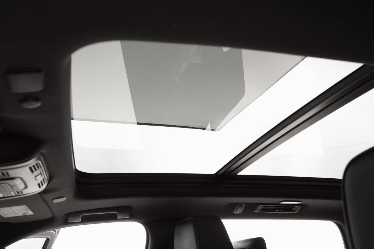 GMC Yukon Denali 4WD 2024