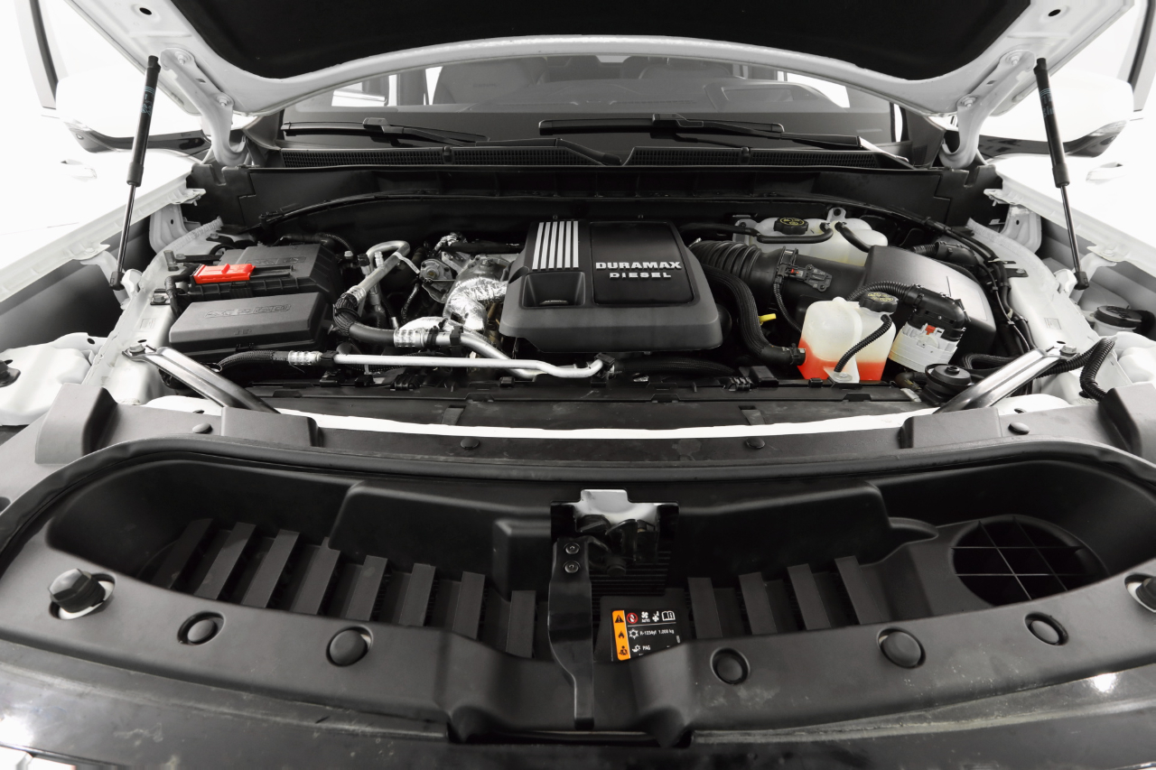 GMC Yukon Denali 4WD 2024