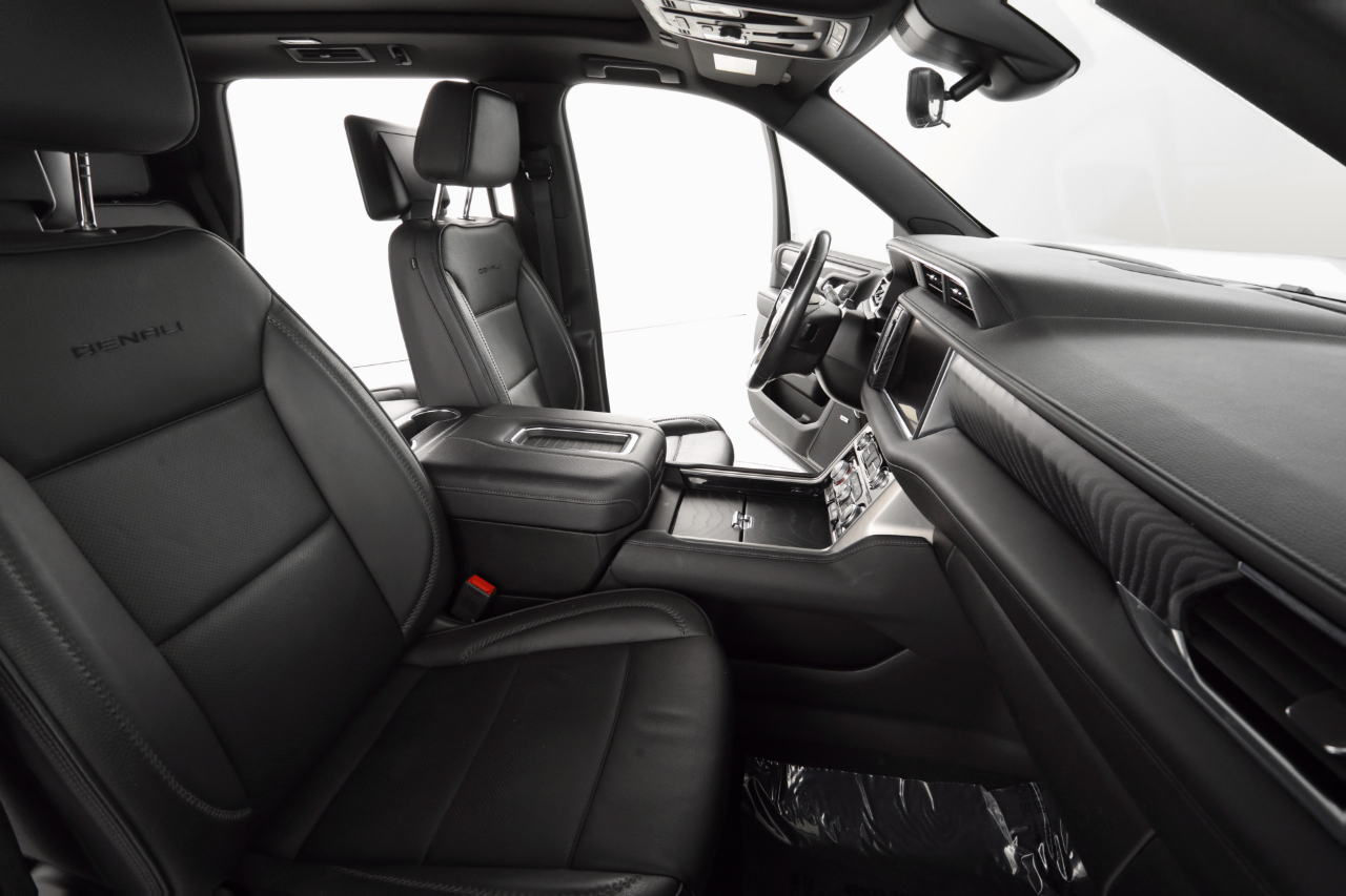GMC Yukon Denali 4WD 2024