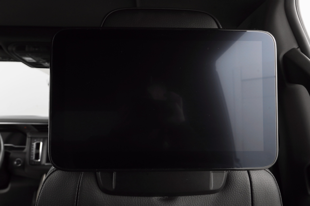 GMC Yukon Denali 4WD 2024