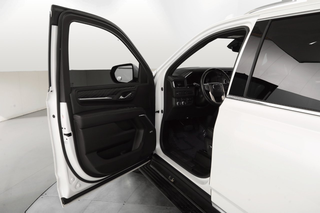 GMC Yukon Denali 4WD 2024