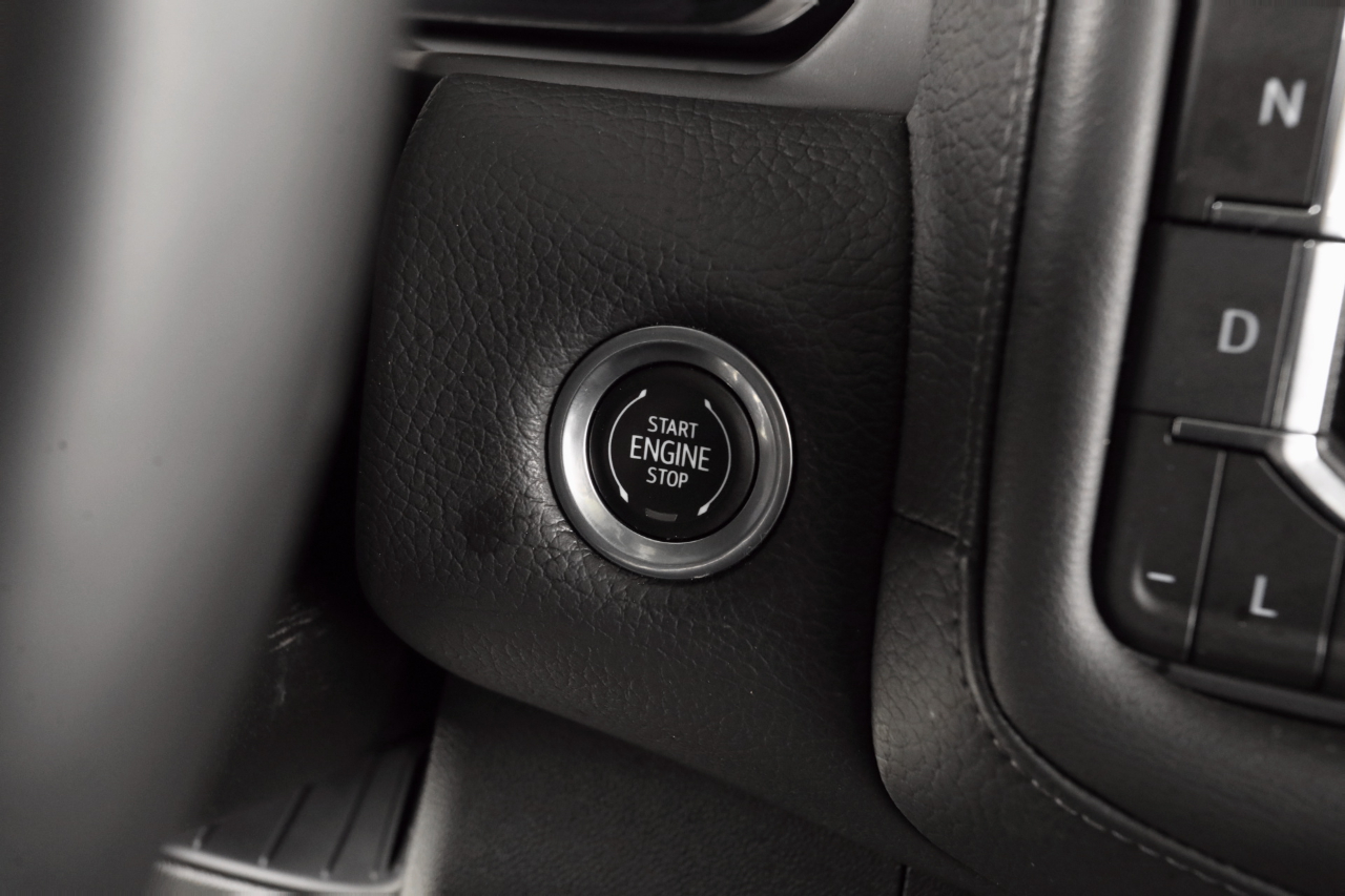 GMC Yukon XL Denali 4WD 2023