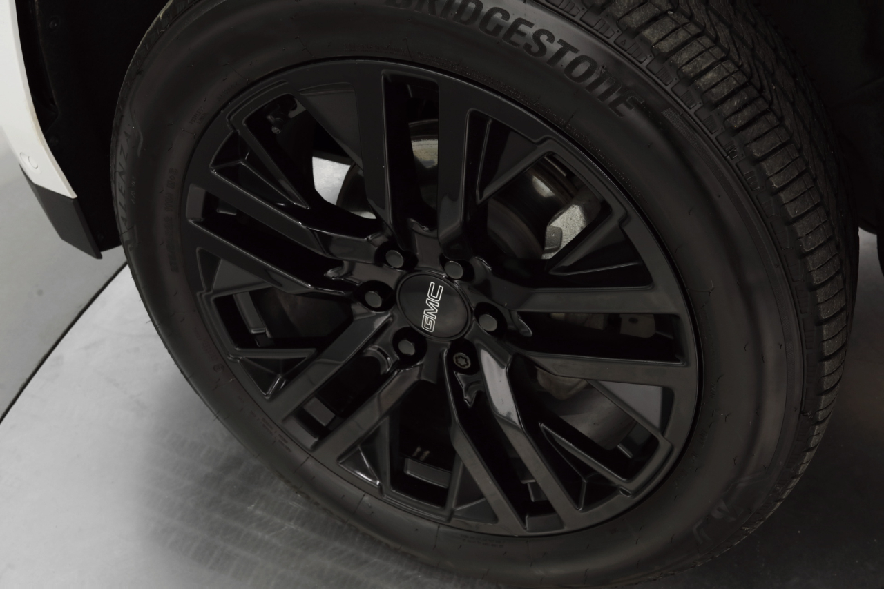 GMC Yukon XL Denali 4WD 2023