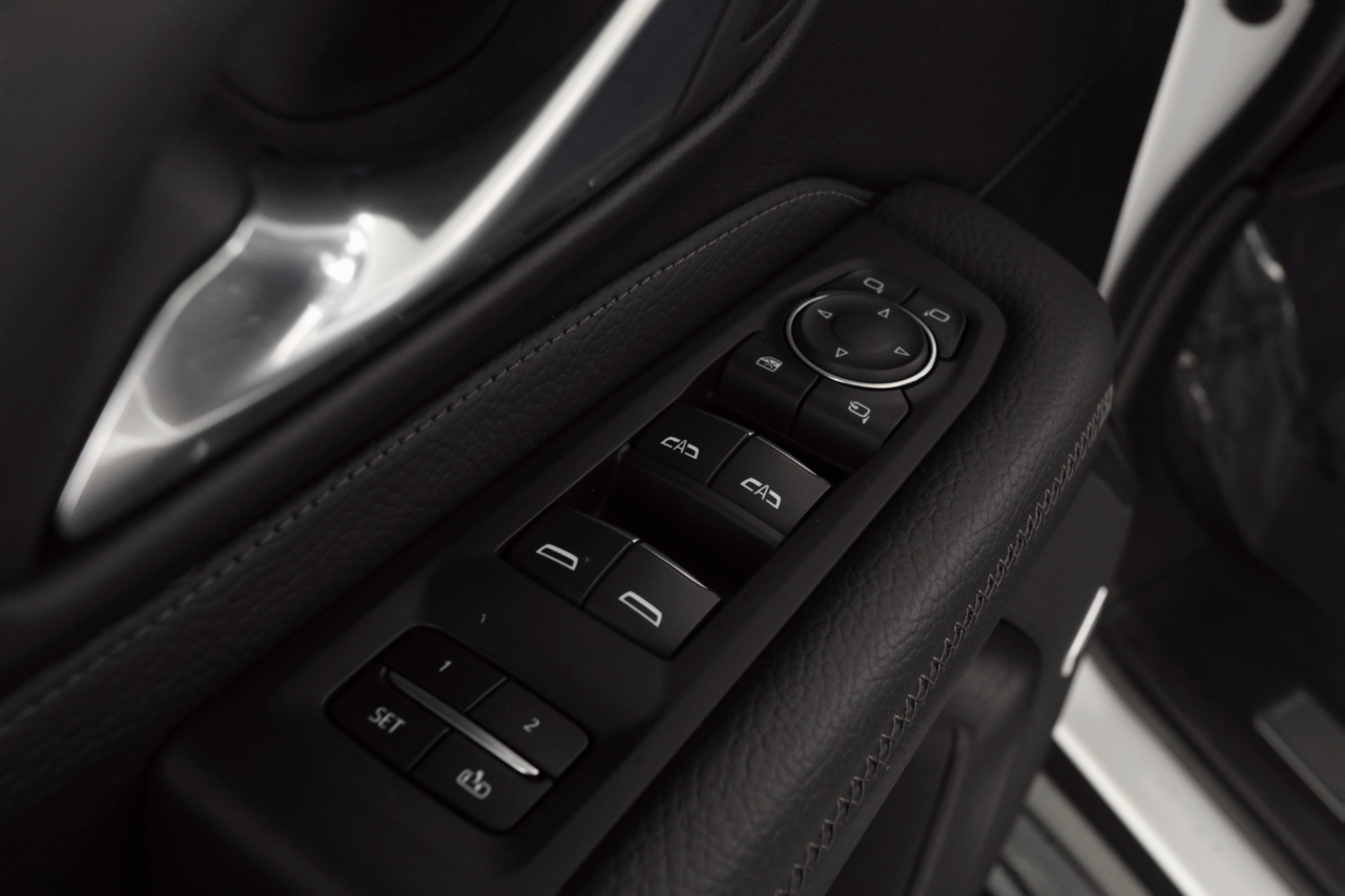 GMC Yukon XL Denali 4WD 2023