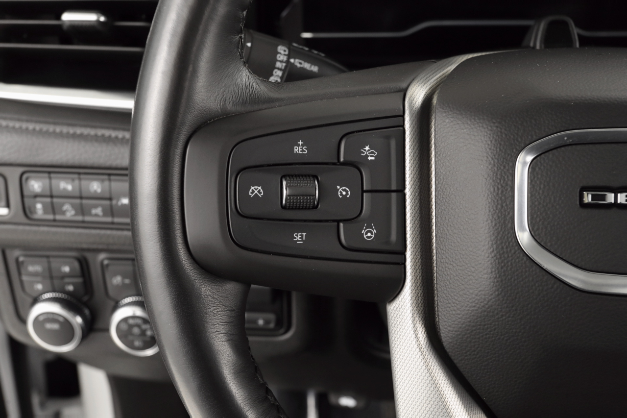 GMC Yukon XL Denali 4WD 2023