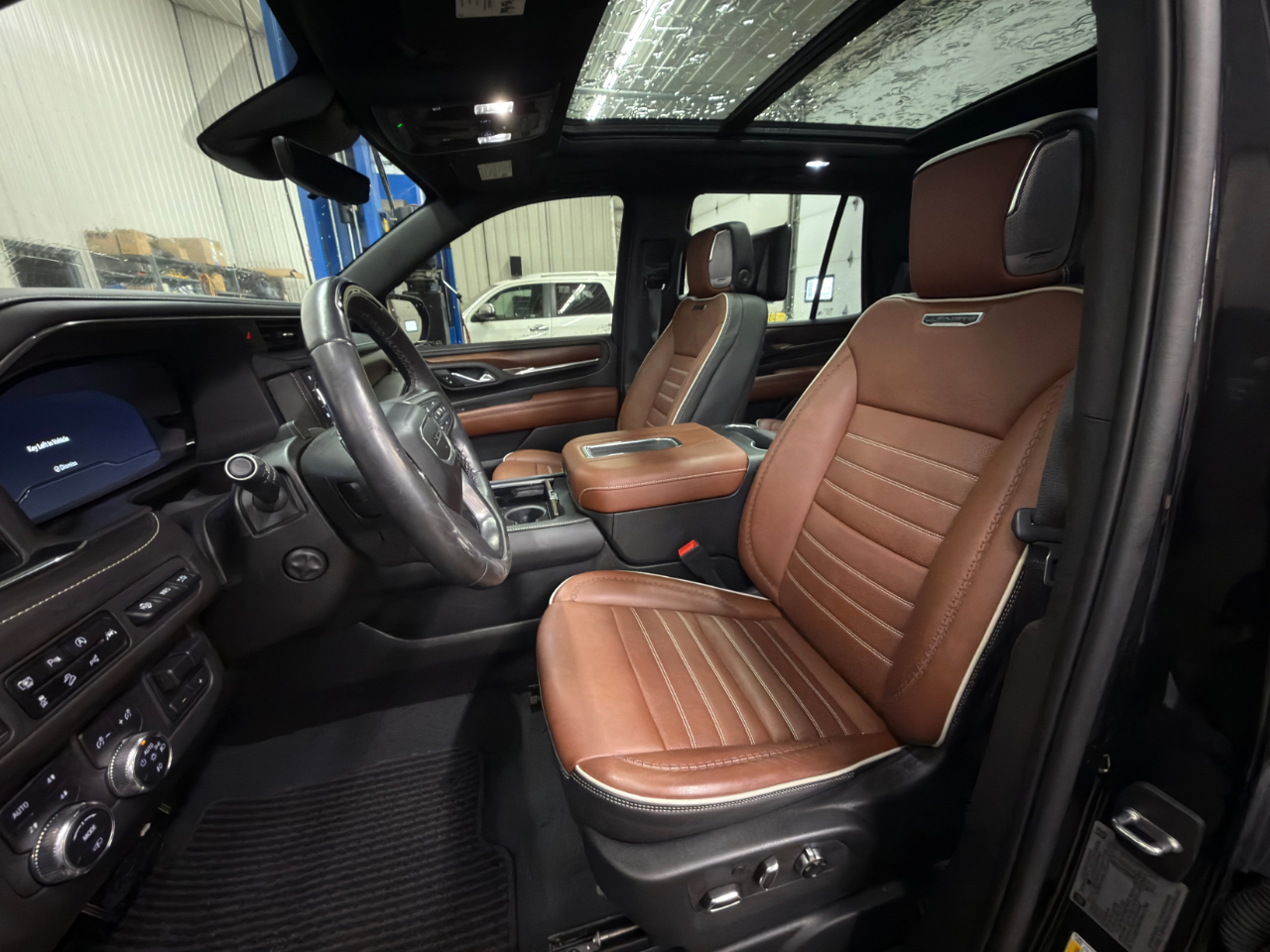 GMC Yukon Denali Ultimate 4WD 2023