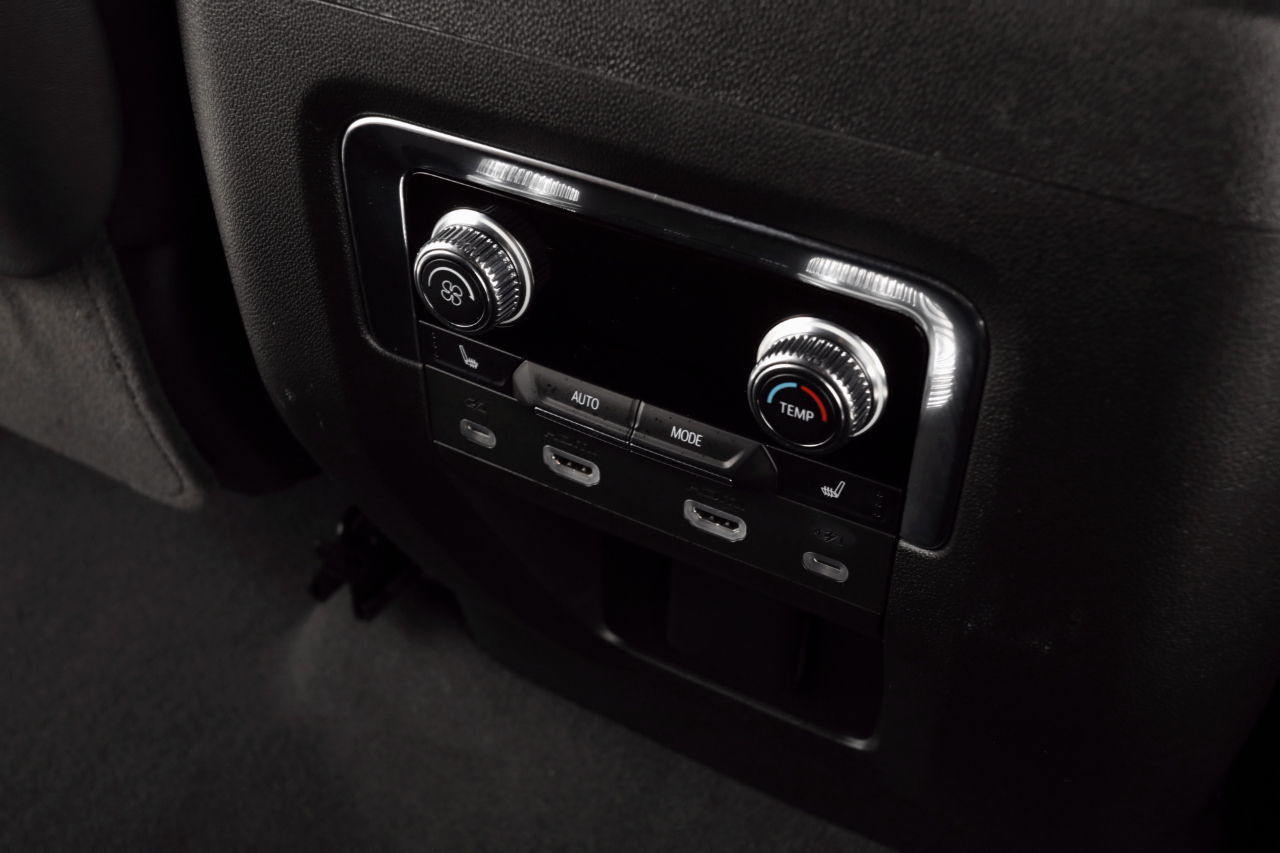 GMC Yukon Denali Ultimate 4WD 2023