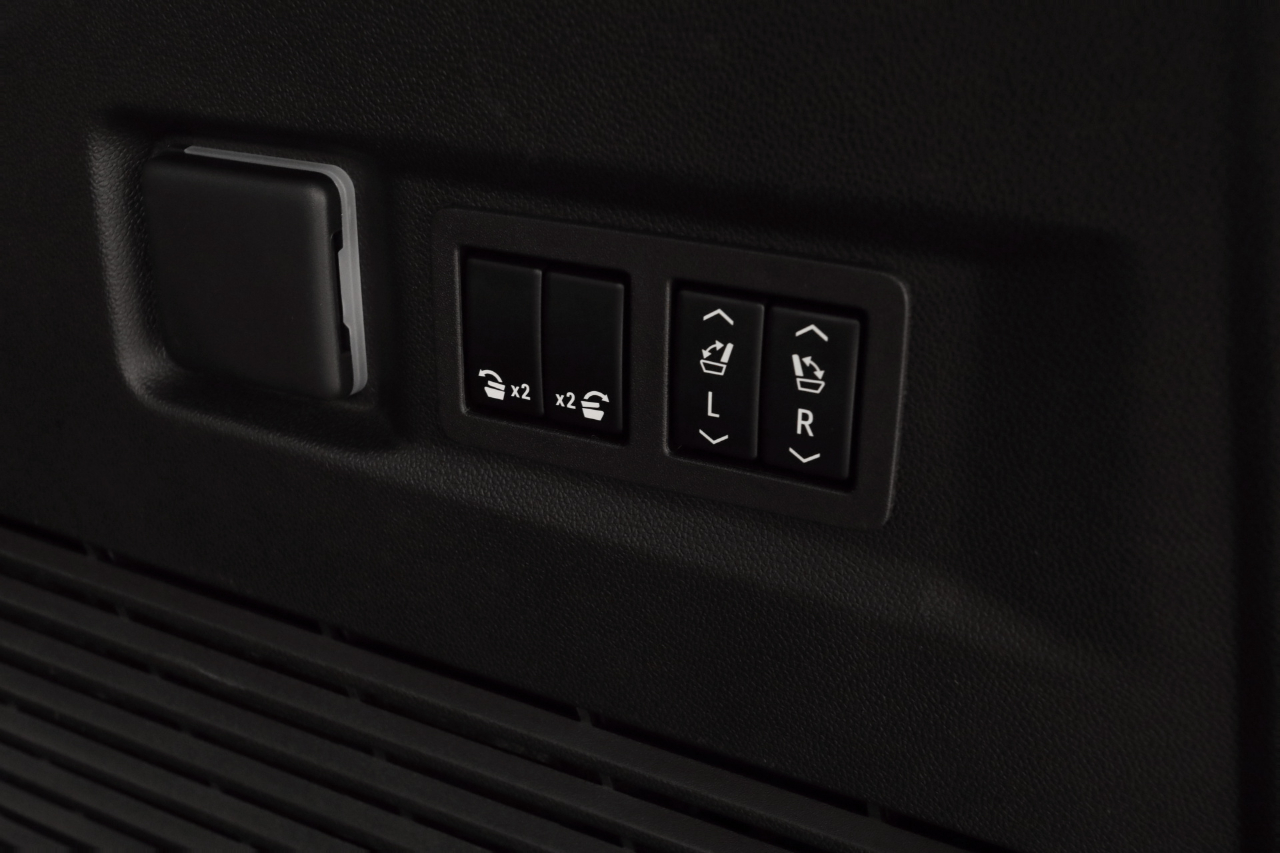 GMC Yukon Denali Ultimate 4WD 2023