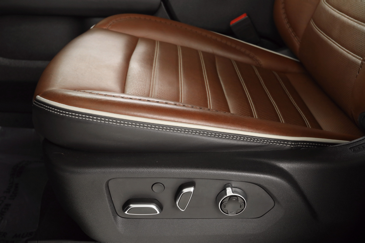 GMC Yukon Denali Ultimate 4WD 2023