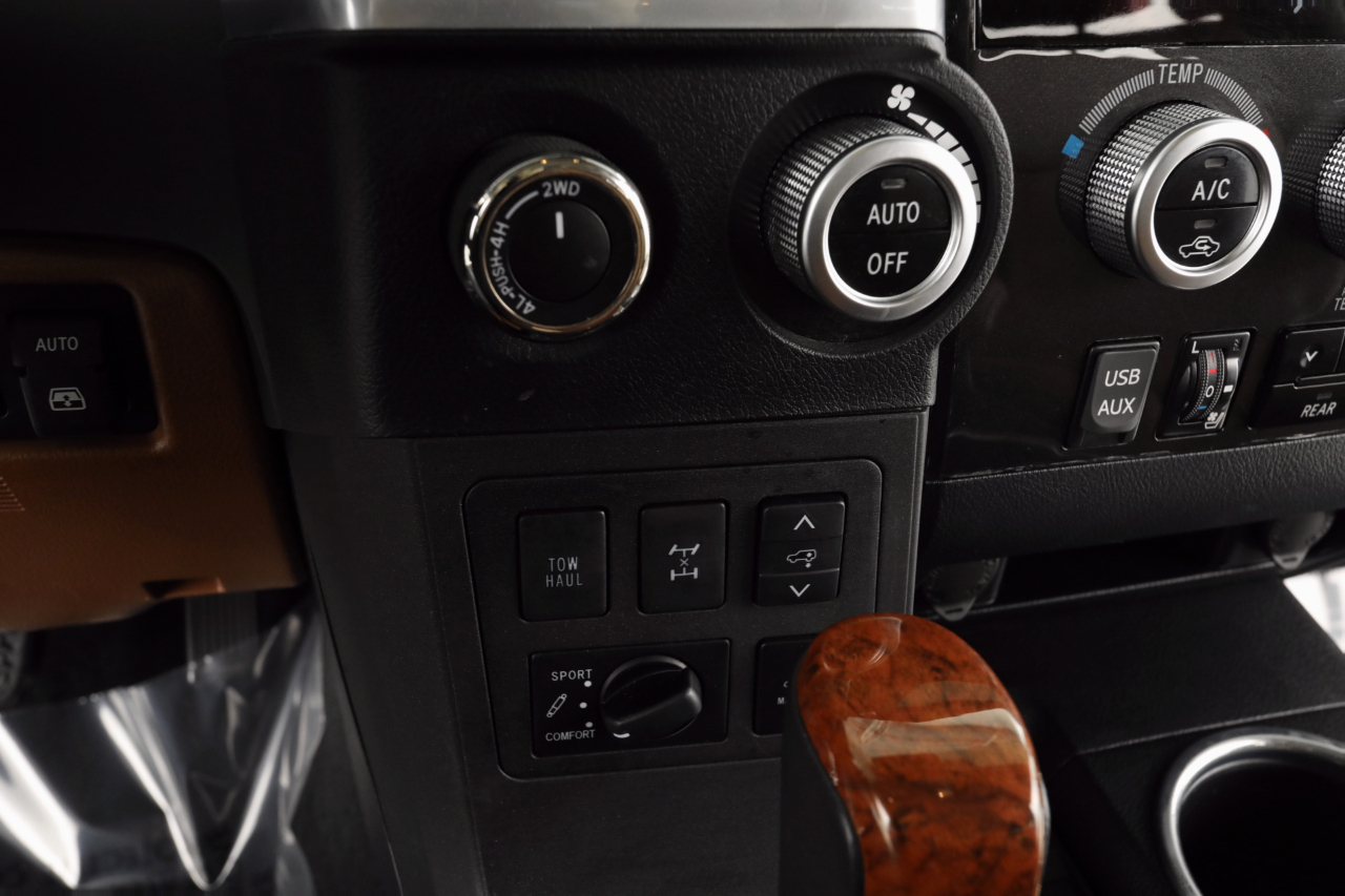 Toyota Sequoia Plantium 4WD 2018