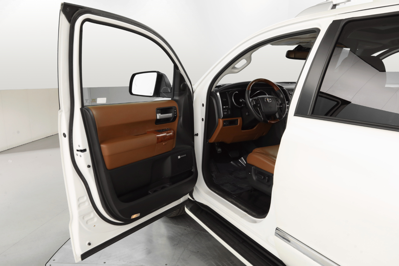 Toyota Sequoia Plantium 4WD 2018