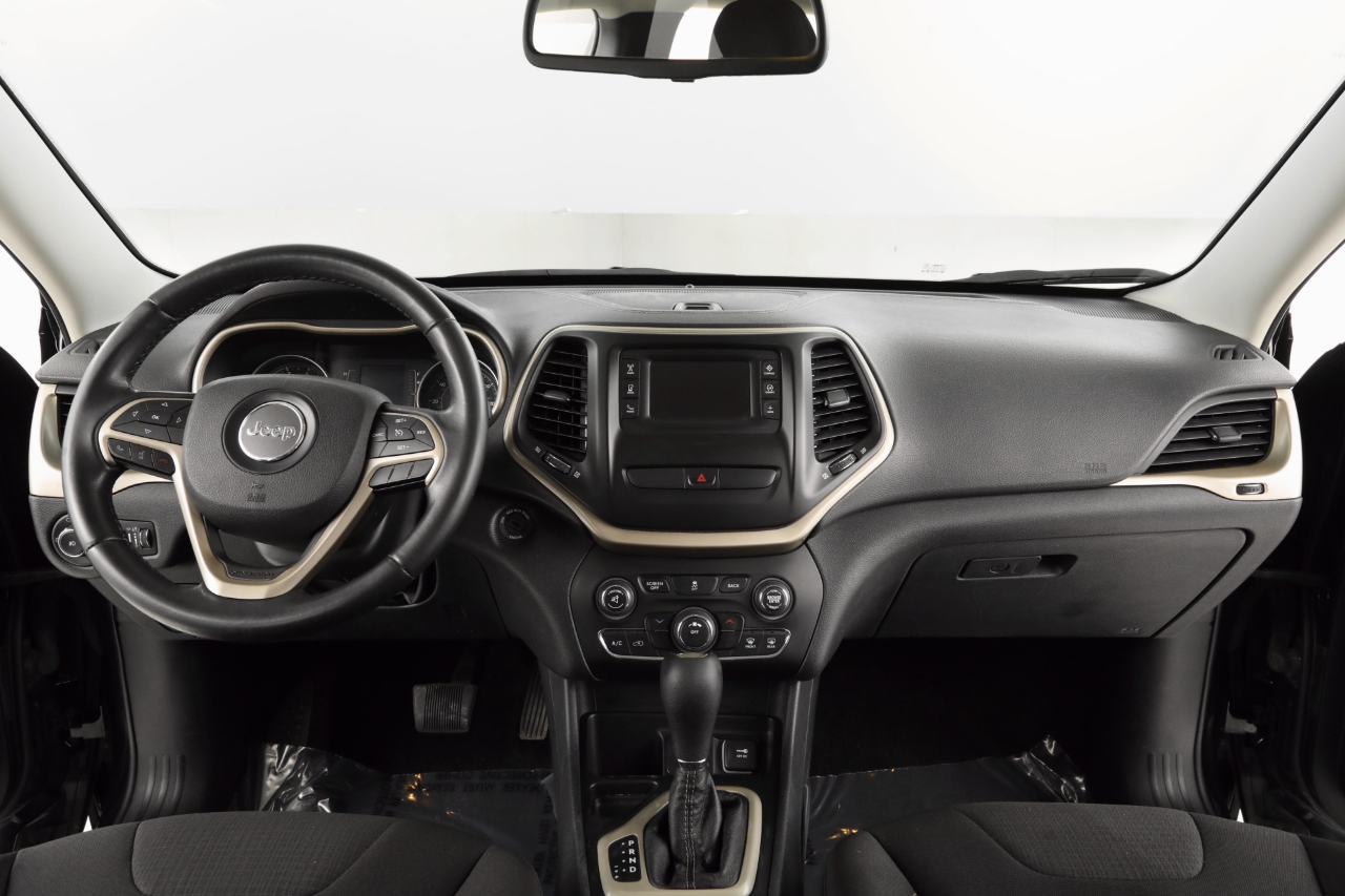 Jeep Cherokee Latitude FWD 2015