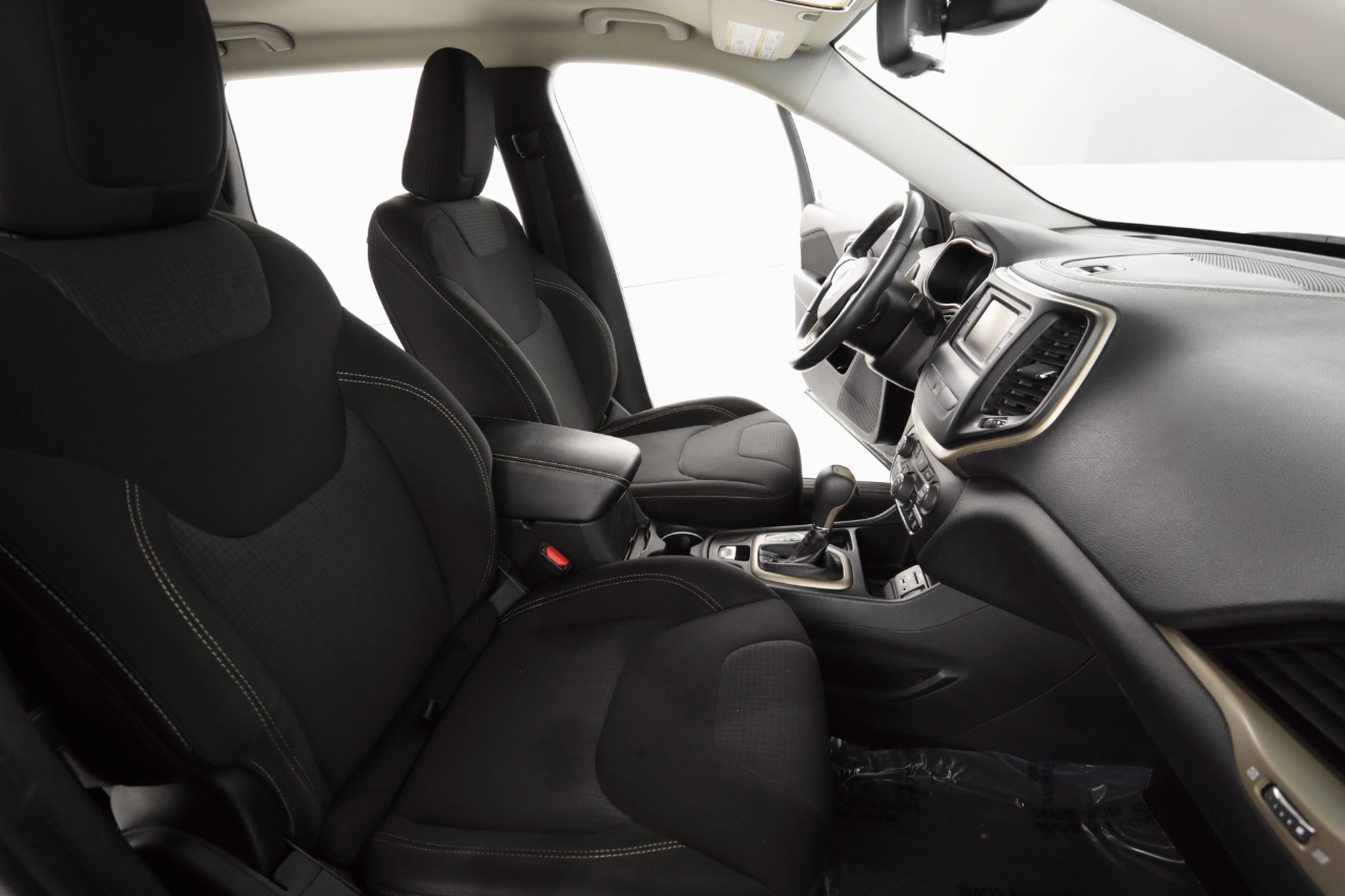 Jeep Cherokee Latitude FWD 2015