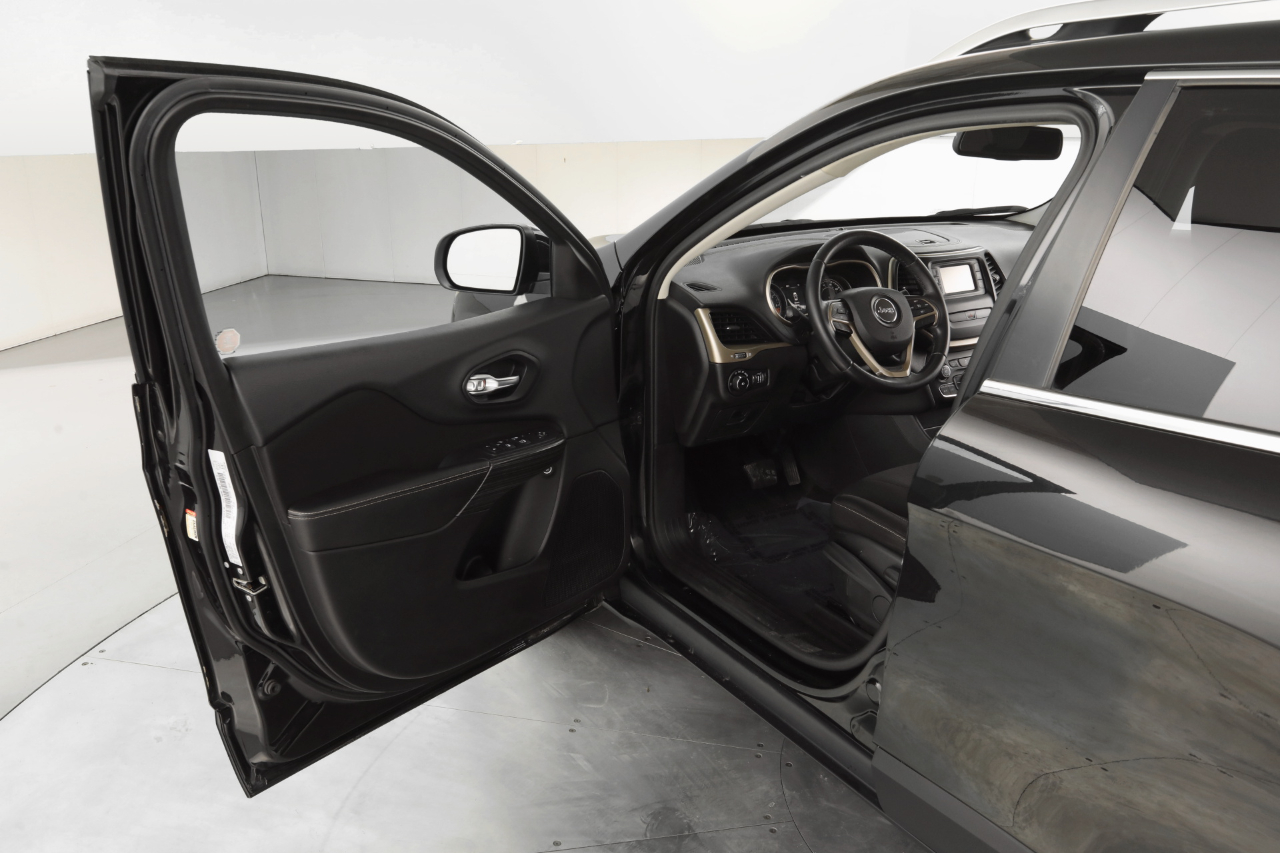 Jeep Cherokee Latitude FWD 2015