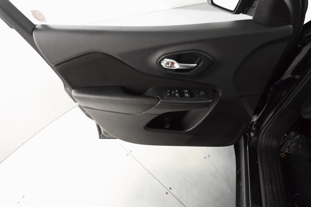 Jeep Cherokee Latitude FWD 2015