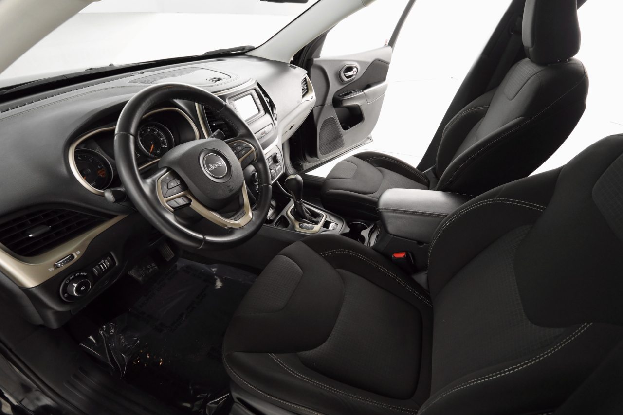 Jeep Cherokee Latitude FWD 2015