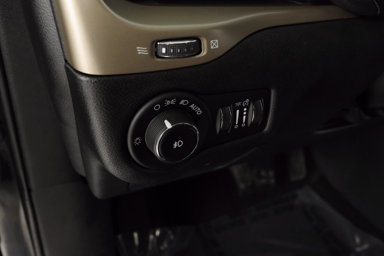 Jeep Cherokee Latitude FWD 2015