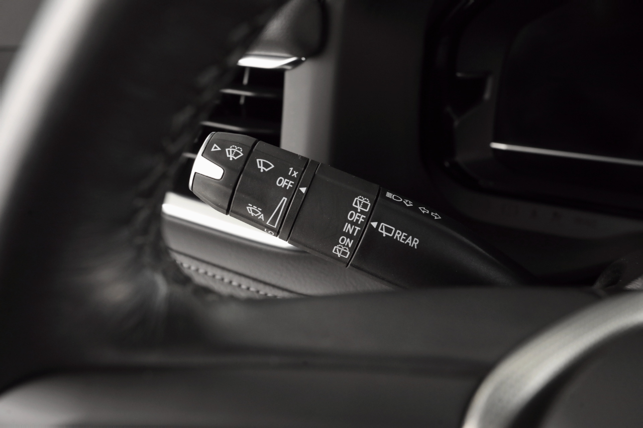 GMC Yukon XL Denali 4WD 2023