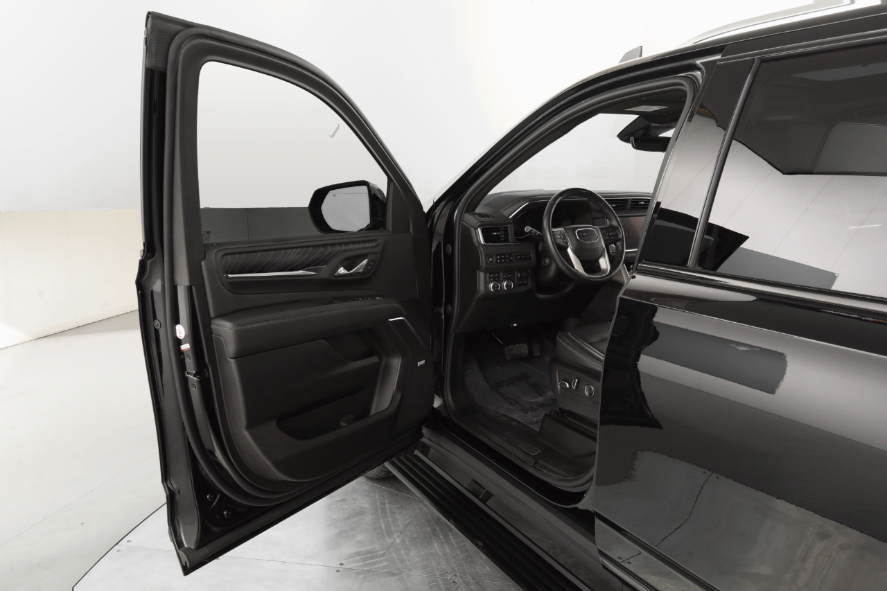 GMC Yukon XL Denali 4WD 2023