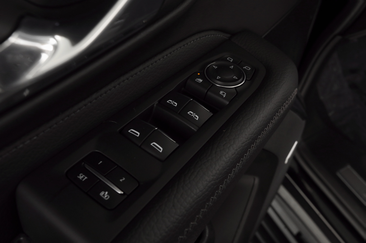 GMC Yukon XL Denali 4WD 2023