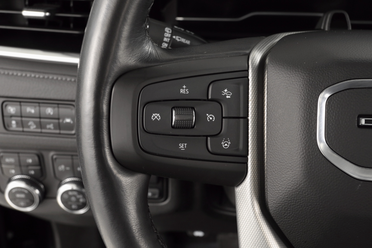 GMC Yukon XL Denali 4WD 2023