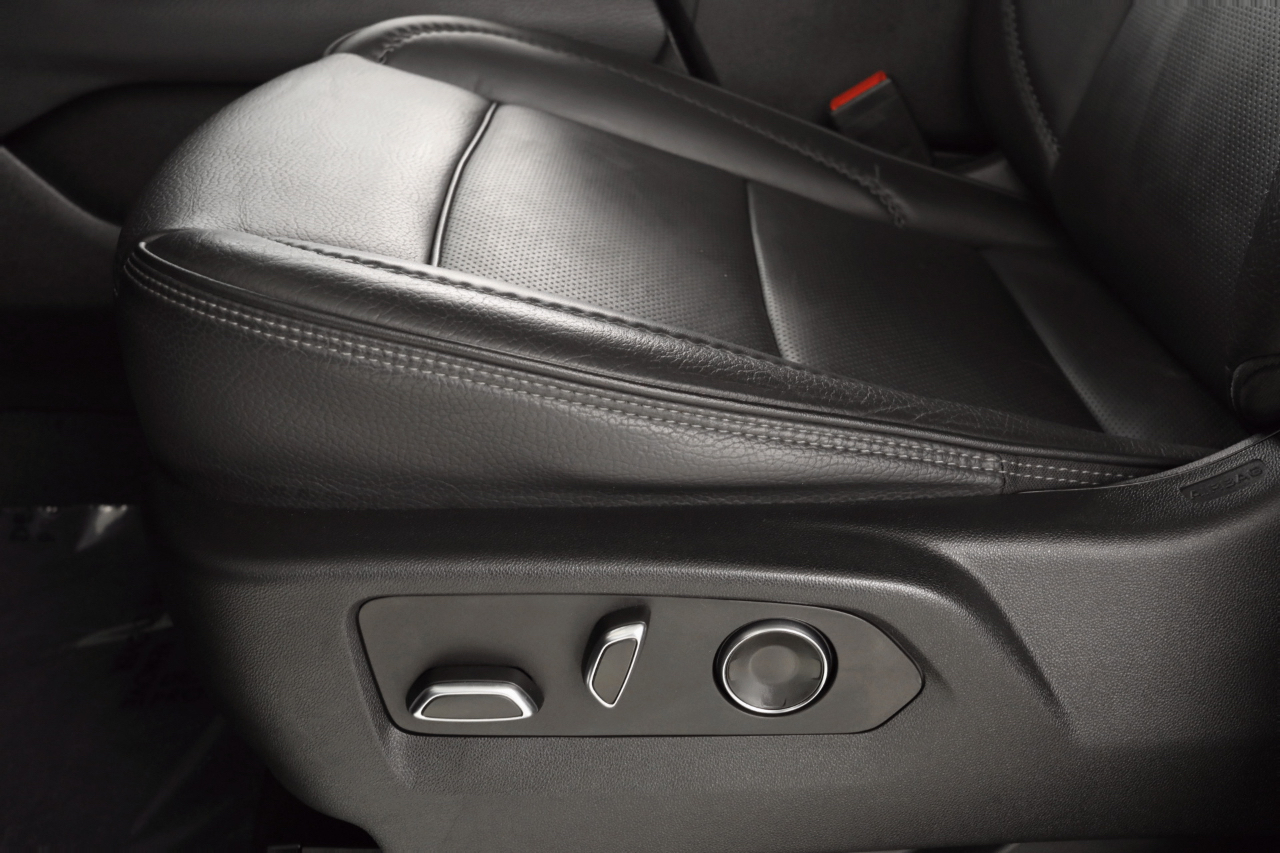 GMC Yukon XL Denali 4WD 2023