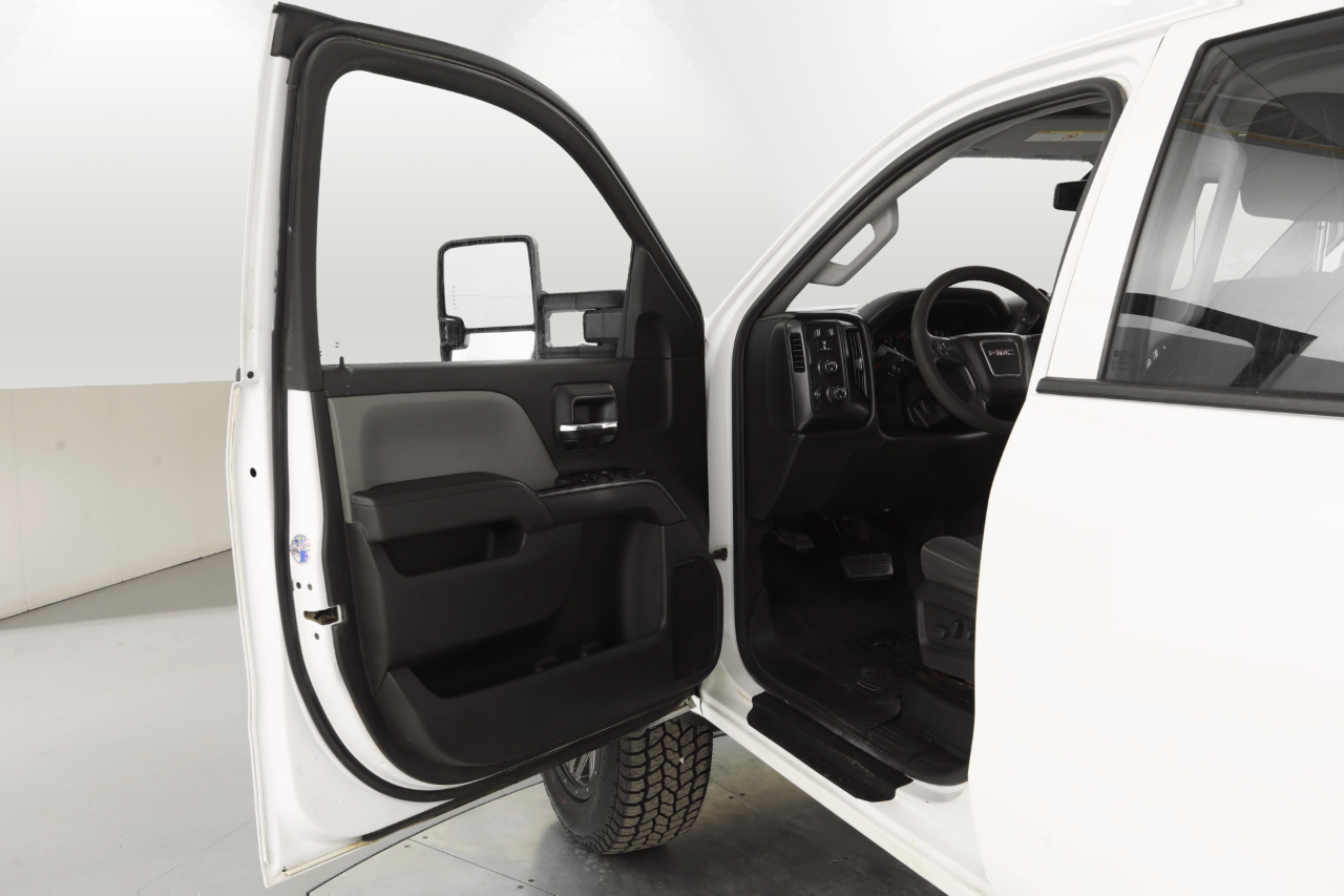 GMC Sierra 2500HD SLE Crew Cab 4WD 2017