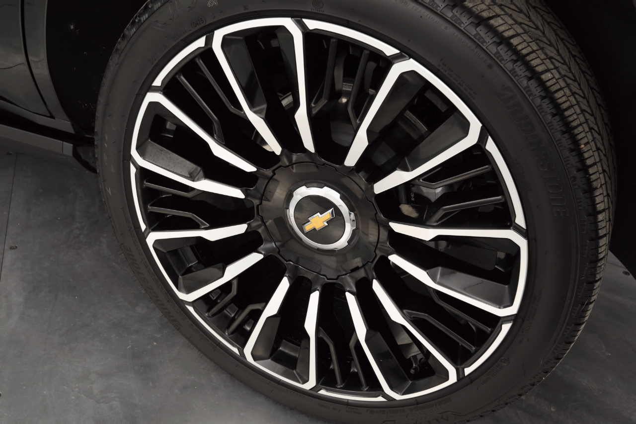 Chevrolet Tahoe High Country 4WD 2025