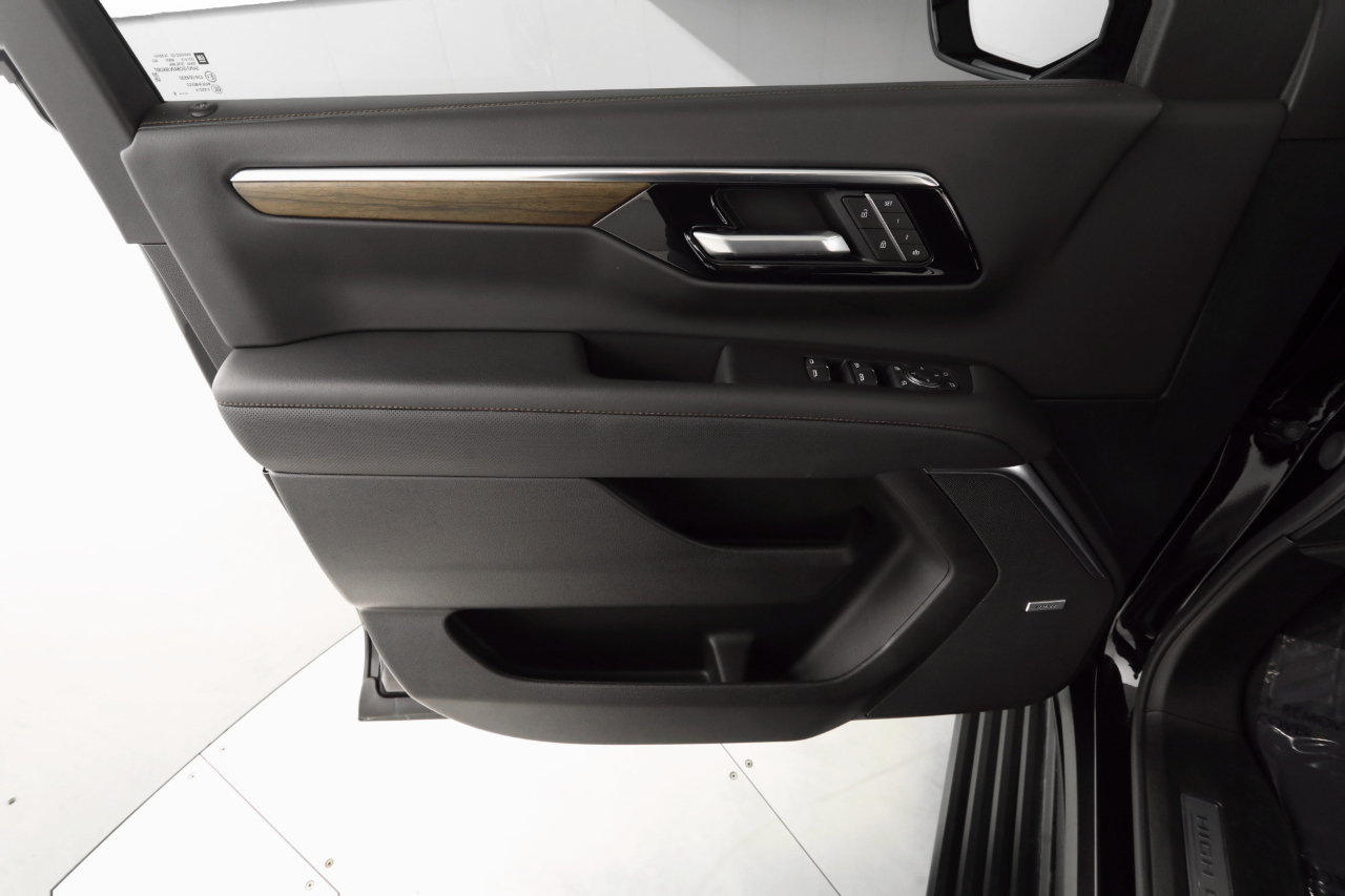 Chevrolet Tahoe High Country 4WD 2025