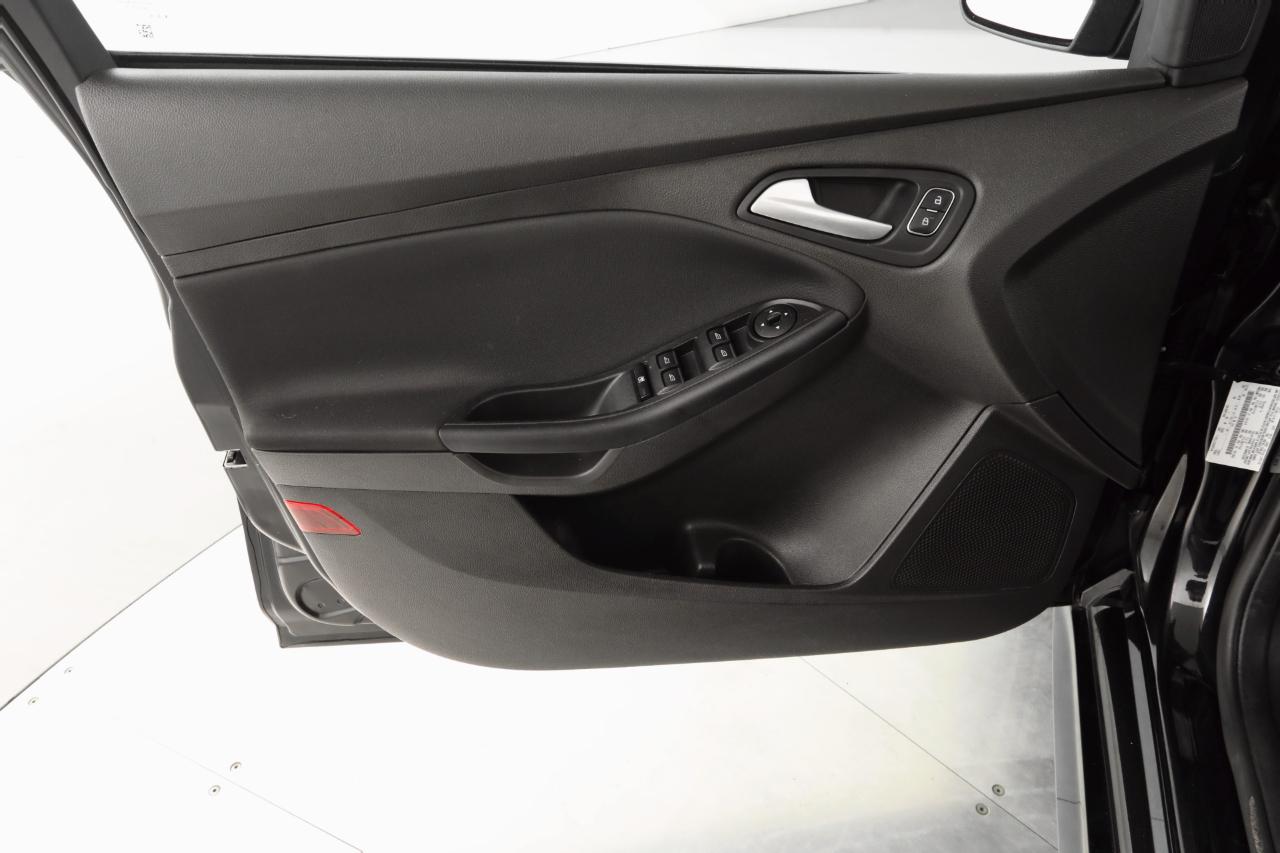 Ford Focus SE Hatch 2015