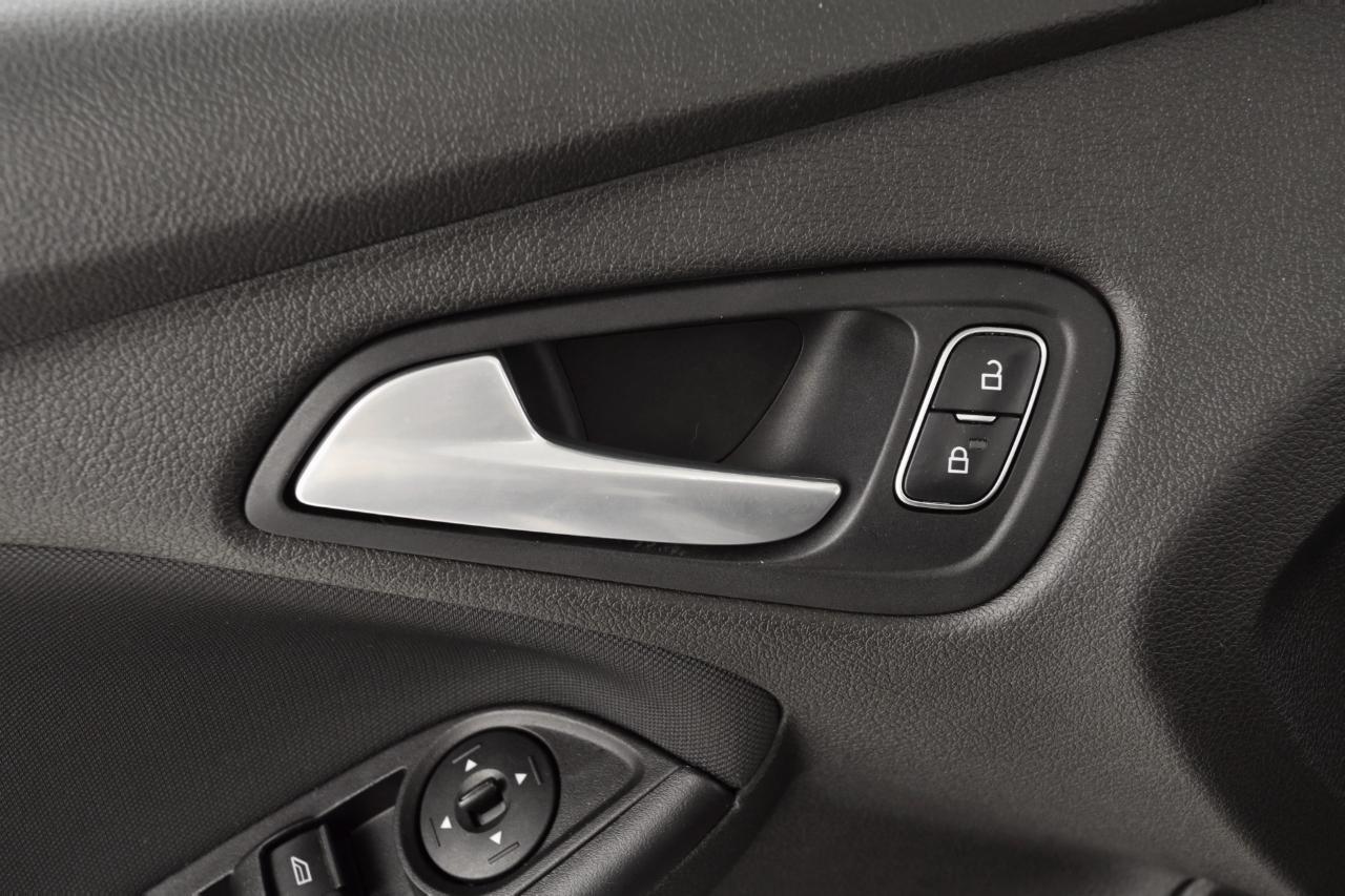 Ford Focus SE Hatch 2015