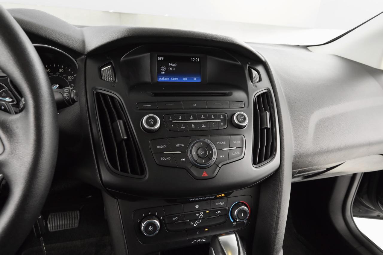 Ford Focus SE Hatch 2015