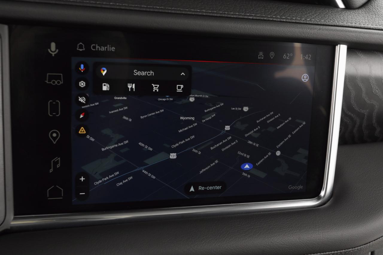 GMC Yukon Denali 4WD 2024