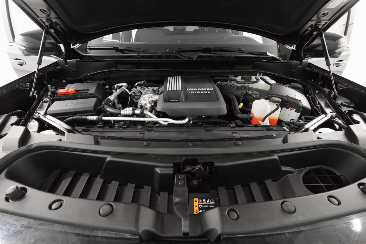 GMC Yukon Denali 4WD 2024