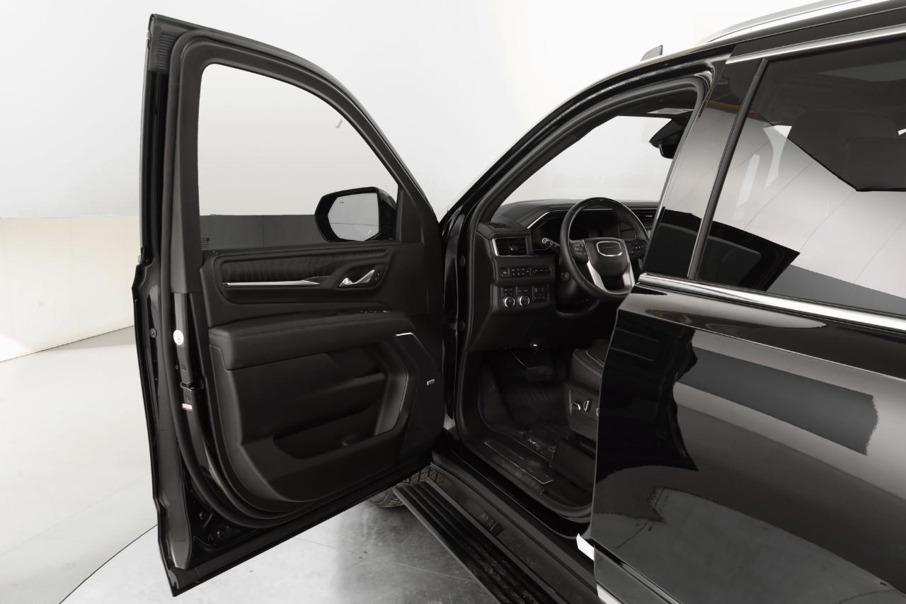 GMC Yukon Denali 4WD 2024