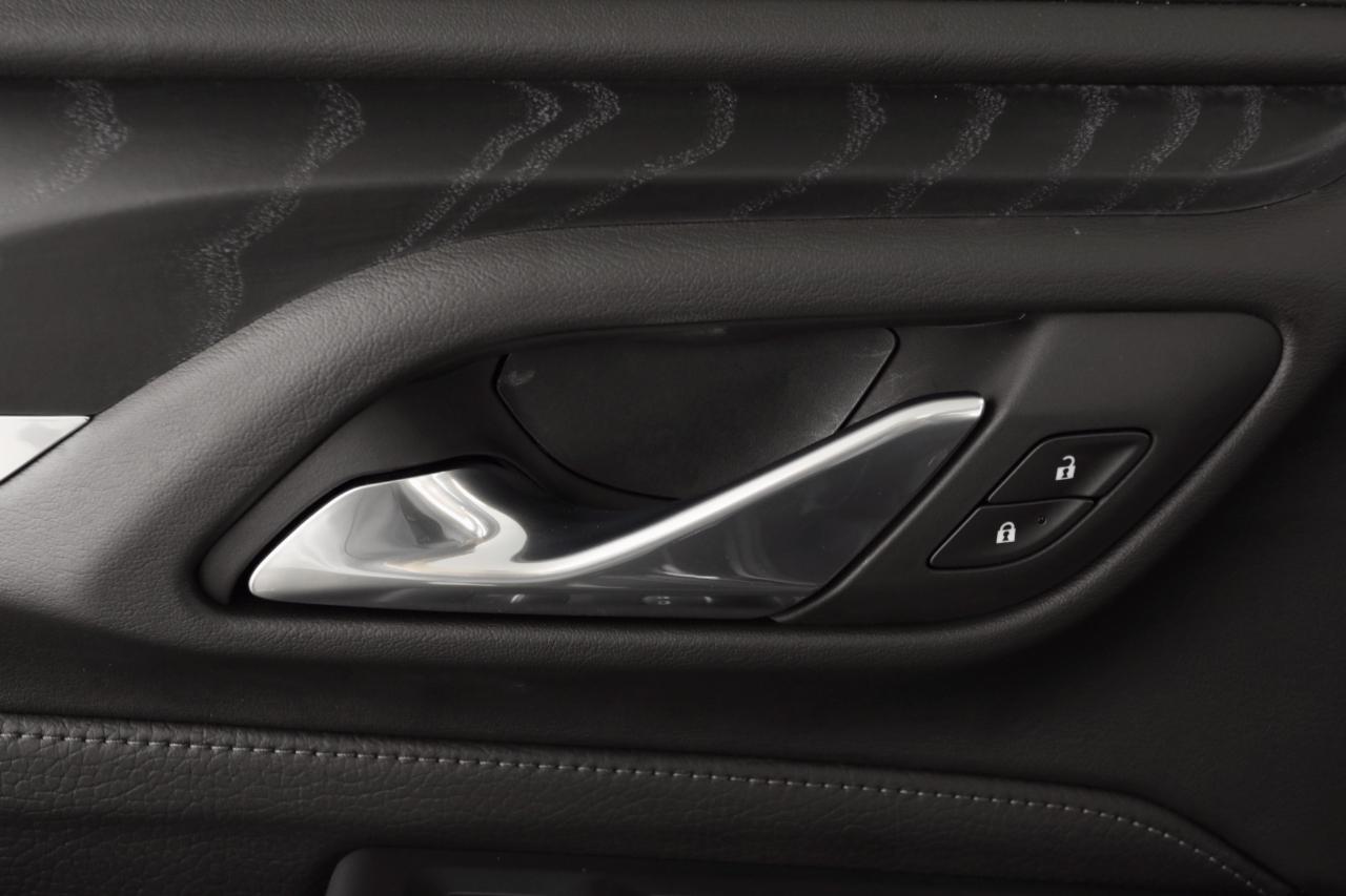 GMC Yukon Denali 4WD 2024