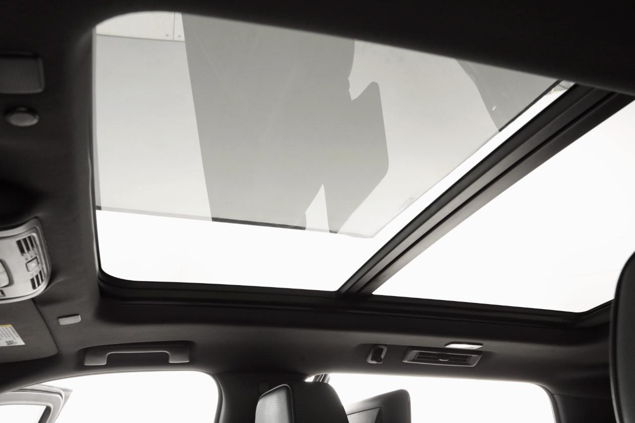 GMC Yukon Denali 4WD 2024