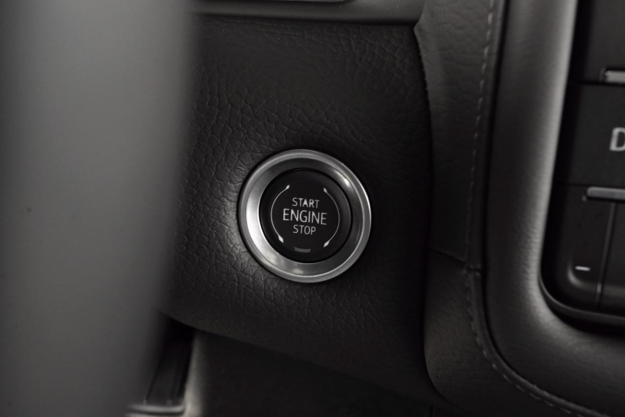 GMC Yukon Denali 4WD 2024