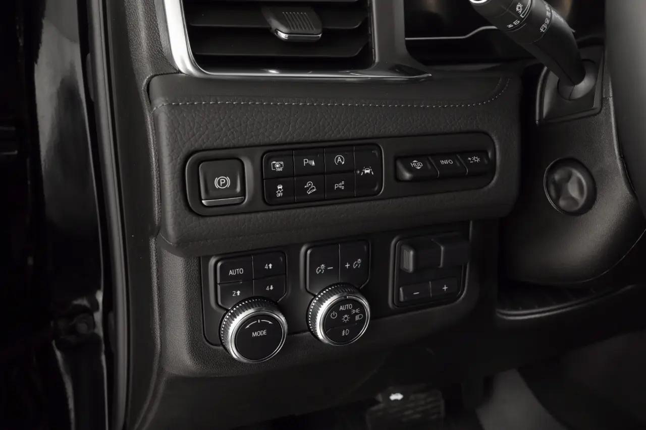 GMC Yukon Denali 4WD 2024