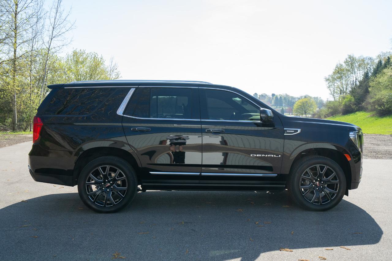 GMC Yukon Denali 4WD 2024