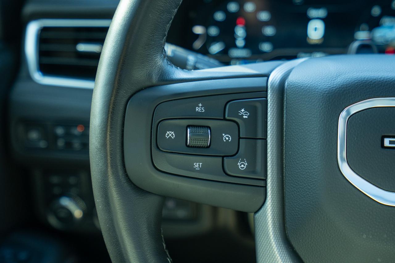 GMC Yukon Denali 4WD 2024